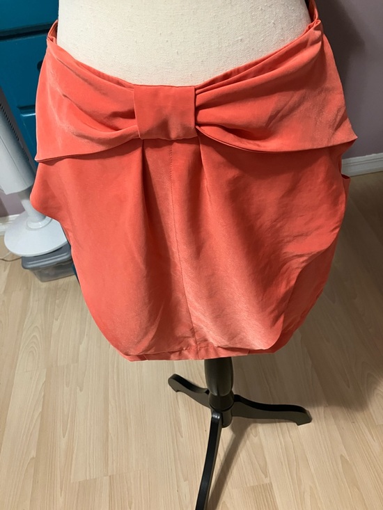 H&M Dresses & Skirts - H&M Coral Bow-Front Mini Skirt